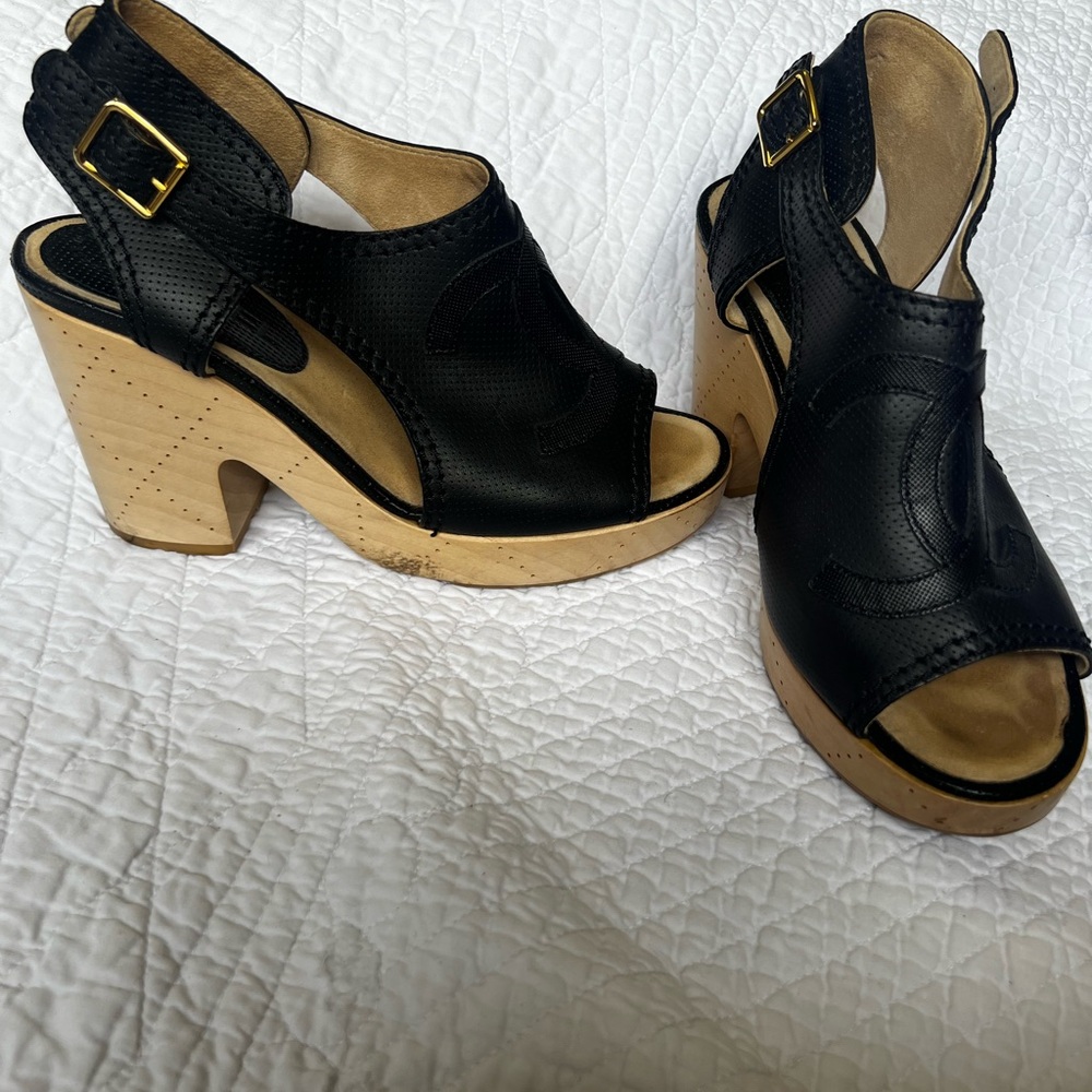 Chanel Black Leather Women's Sandals - Picture 4 of 7